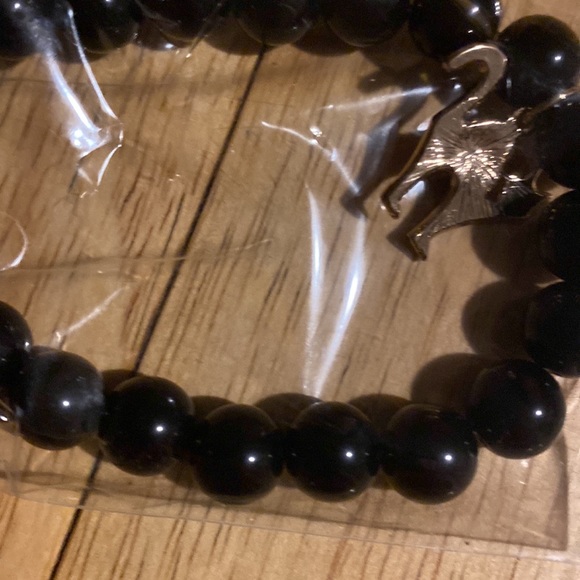 Black beaded bracelet with a black cat charm - Picture 2 of 3